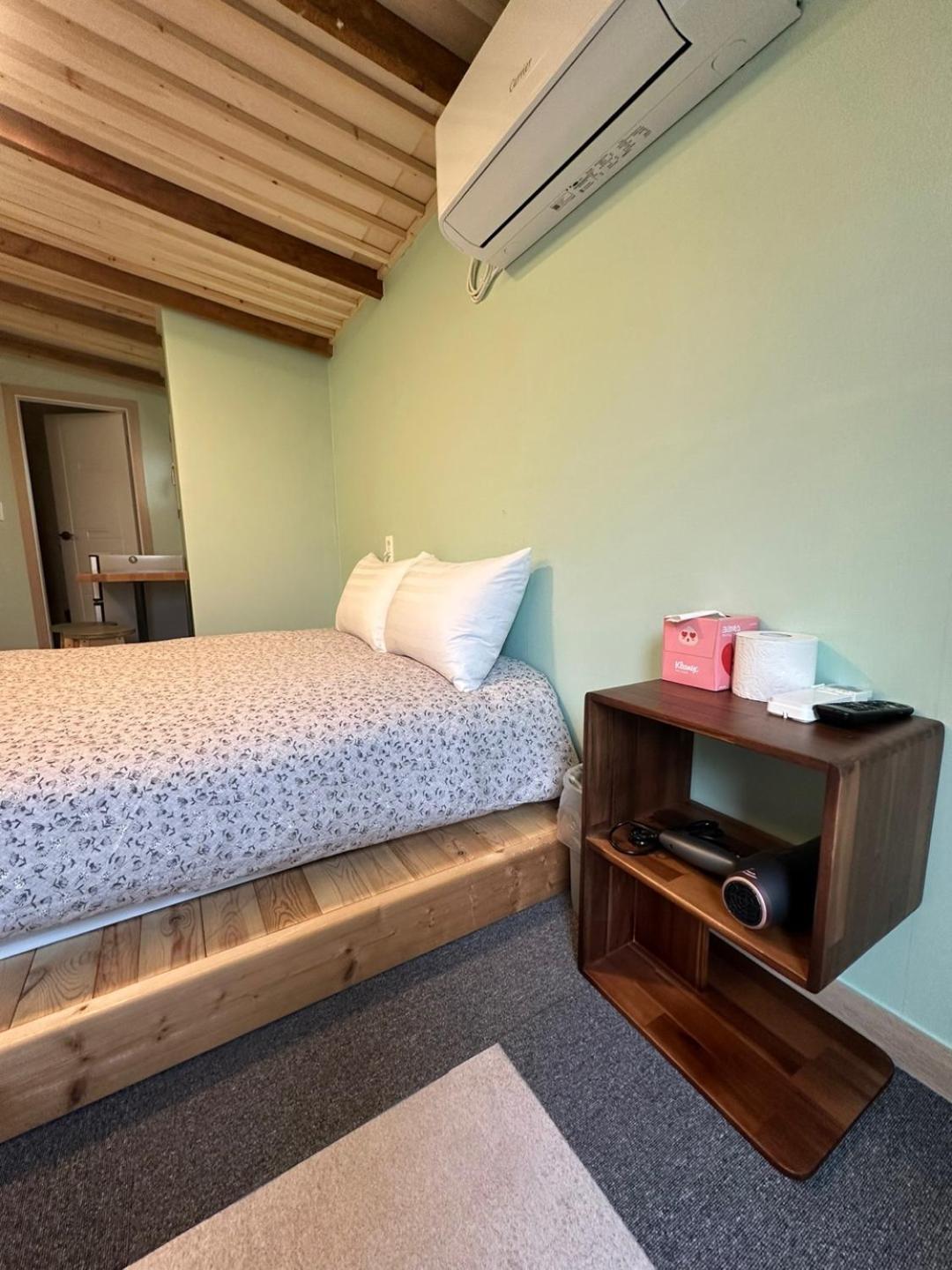 R Guesthouse Jongmyo Seoul Exterior photo