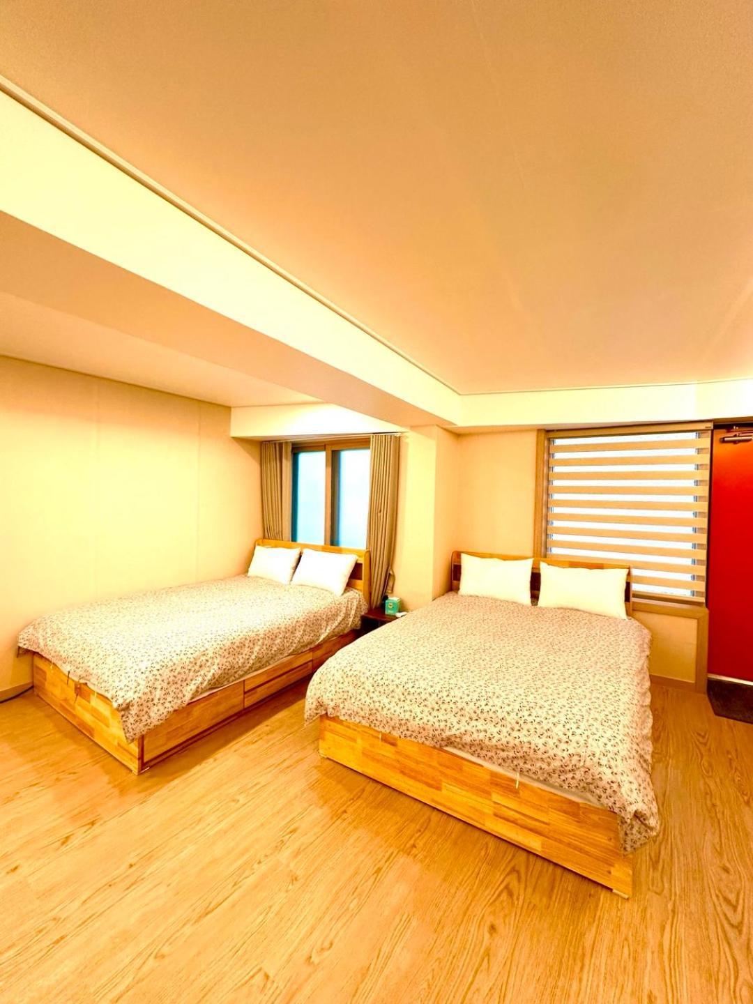 R Guesthouse Jongmyo Seoul Exterior photo