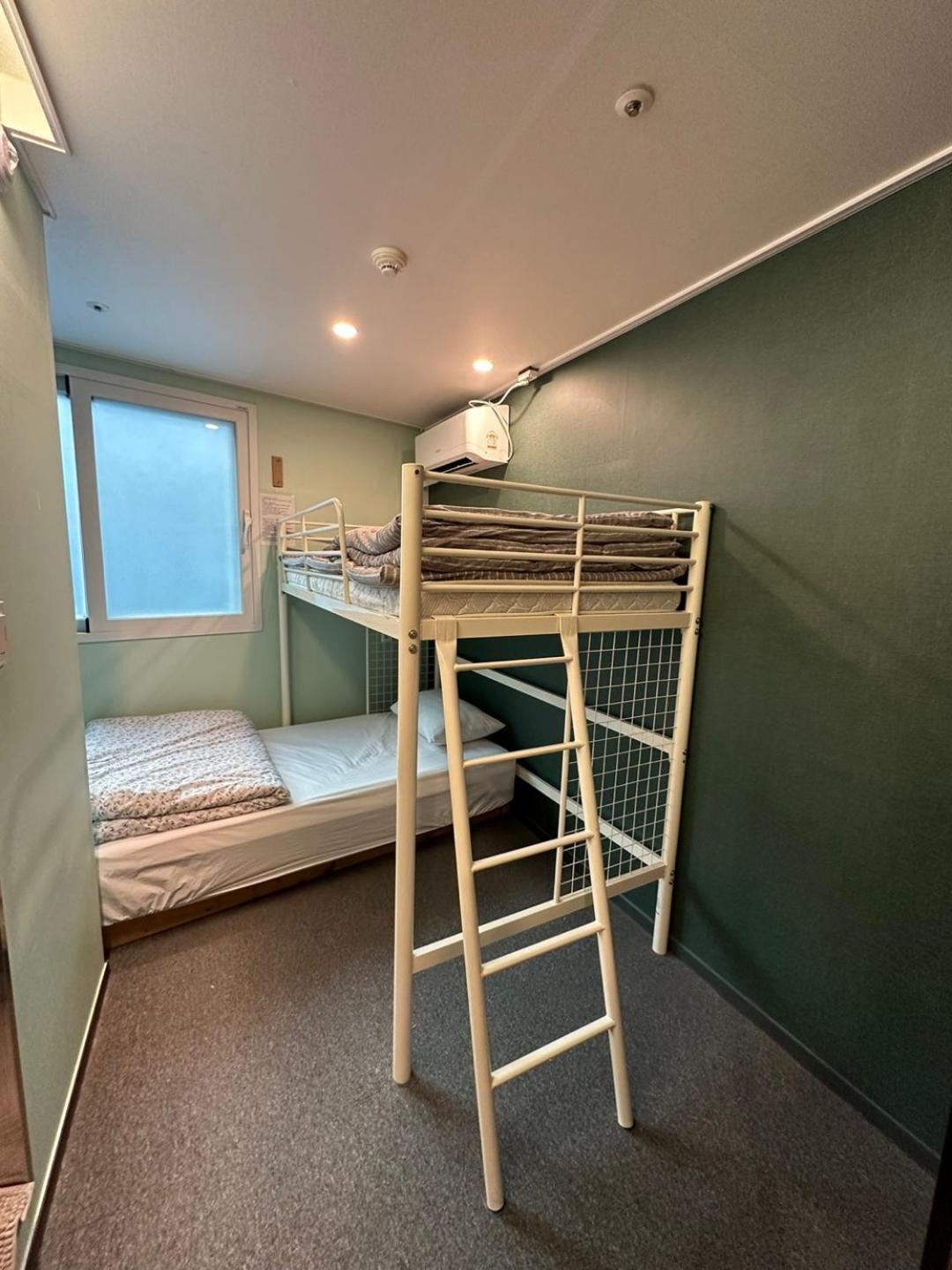 R Guesthouse Jongmyo Seoul Exterior photo
